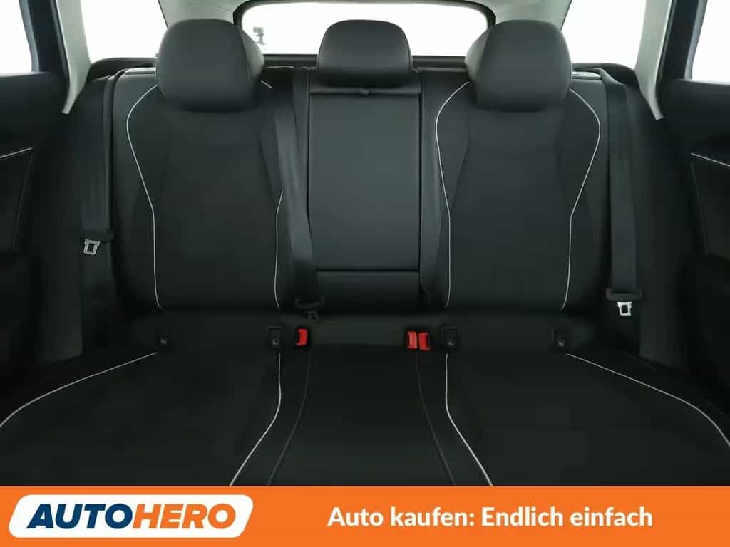 Volkswagen Passat 1.5 eTSI Business Aut.*NAVI*LED*ACC* 02/2025-photo-15