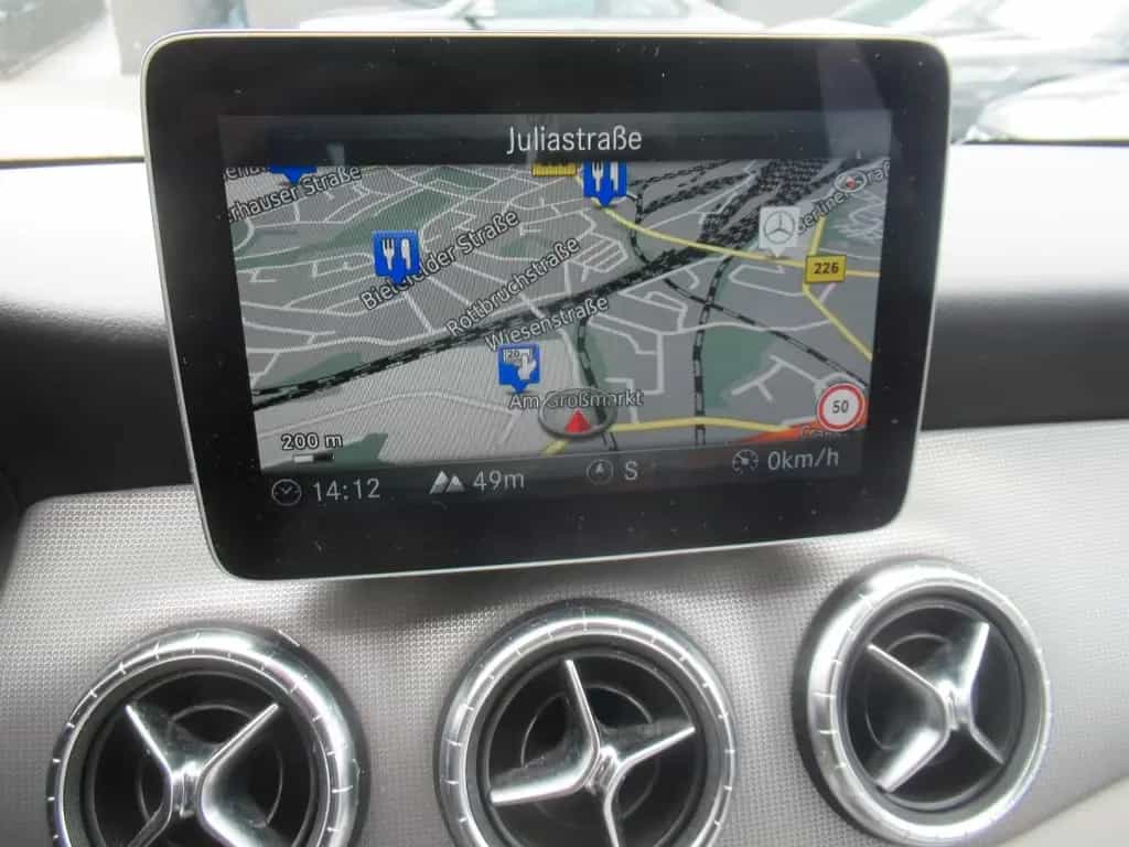 Mercedes-Benz CLA 200 Shooting Brake -NAVI-LEDER- SHZ-PDC-2.HD 10/2018-photo-28