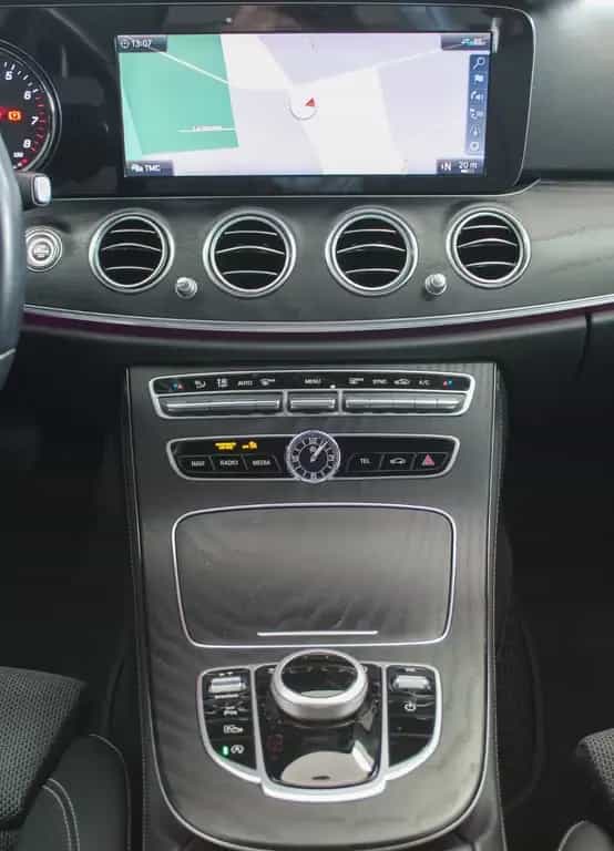 Mercedes-Benz E 200 E200 Avantgarde Automatik 360° Kamera AHK 06/2018-photo-10
