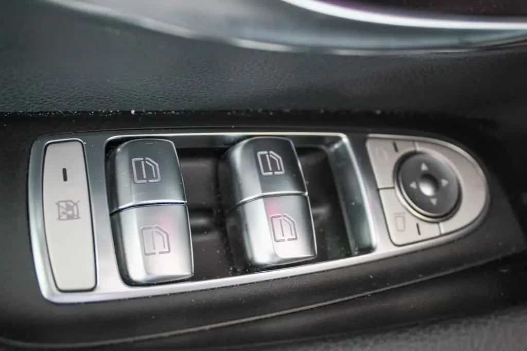Mercedes-Benz E 200 E200 Avantgarde Automatik 360° Kamera AHK 06/2018-photo-19