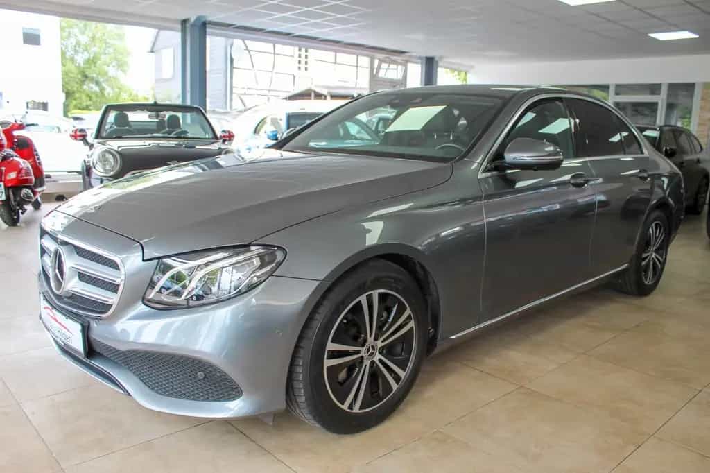 Mercedes-Benz E 200 E200 Avantgarde Automatik 360° Kamera AHK 06/2018-photo-2