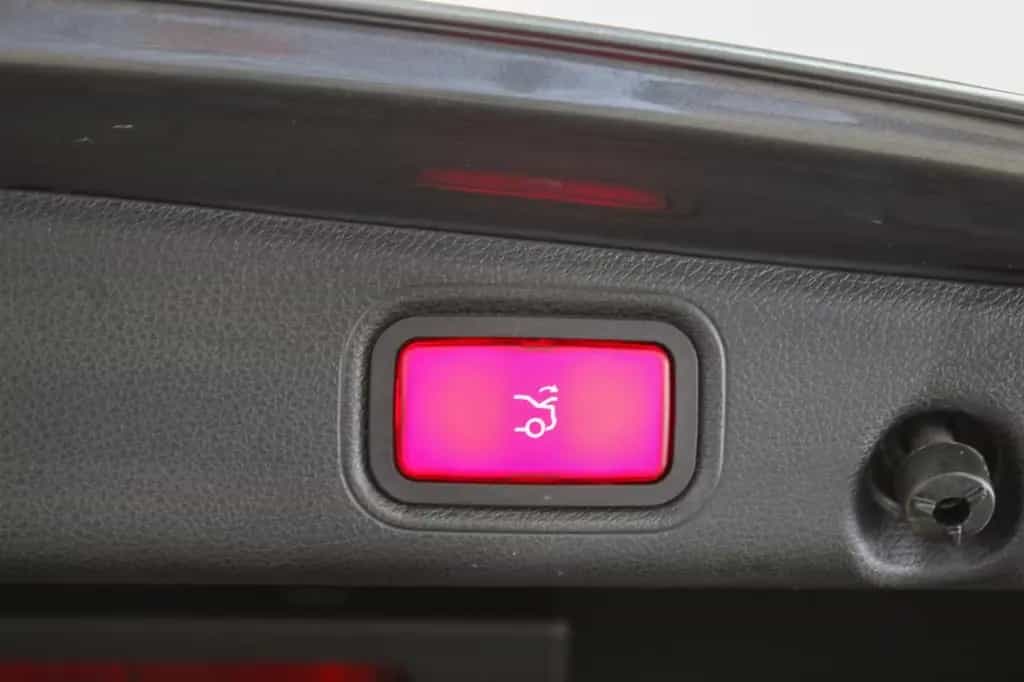 Mercedes-Benz E 200 E200 Avantgarde Automatik 360° Kamera AHK 06/2018-photo-21