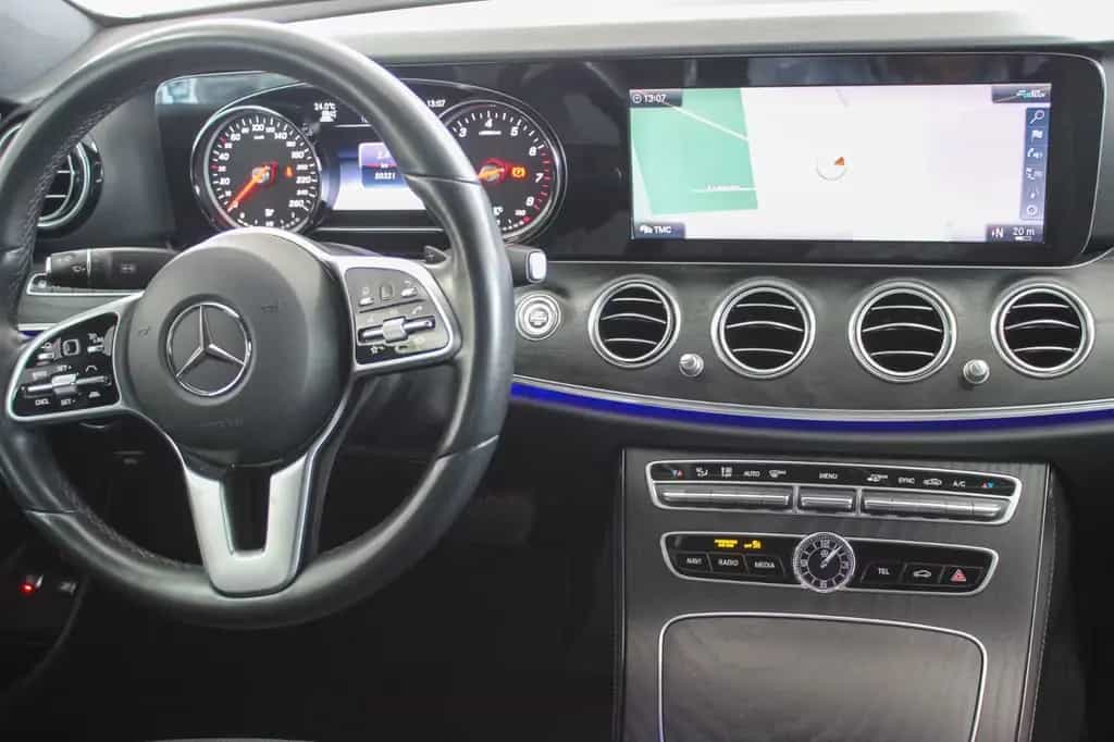 Mercedes-Benz E 200 E200 Avantgarde Automatik 360° Kamera AHK 06/2018-photo-9