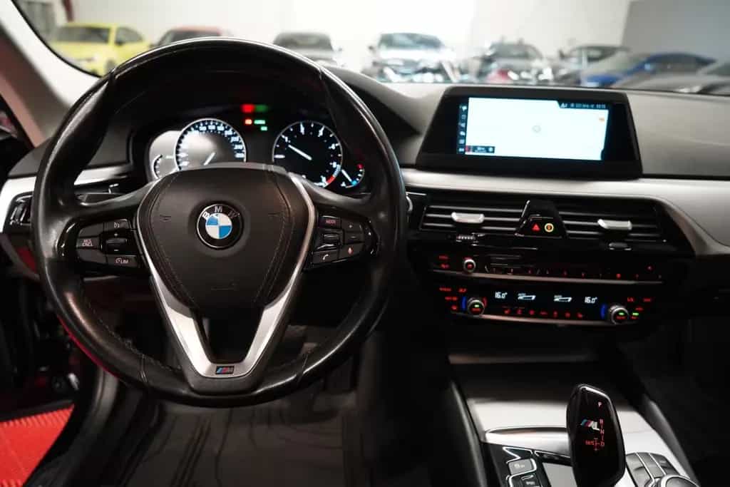 BMW 520 d G31 Touring *Unfallfrei*360°Cam*AHK 04/2018-photo-19
