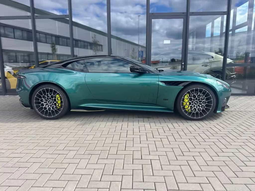 Aston Martin DBS 5.2 V12 770 Ultimate PPF  full B&O 08/2024-photo-2