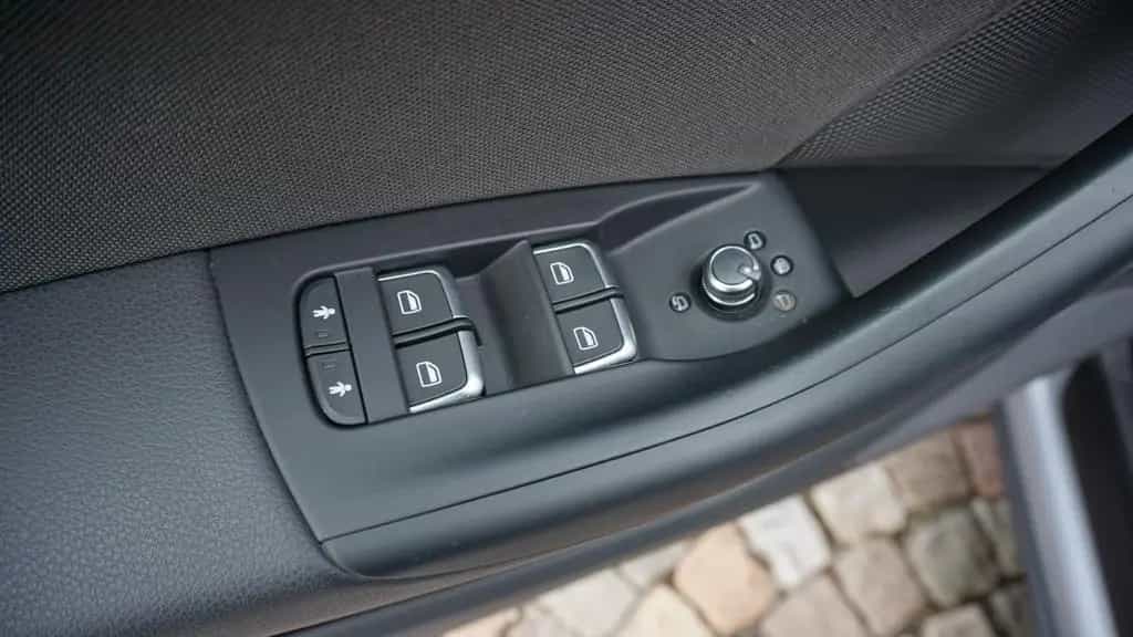 Audi Q3 2.0 TFSI Sport quattro*LED*Navig.*KeylessGO* 03/2017-photo-16
