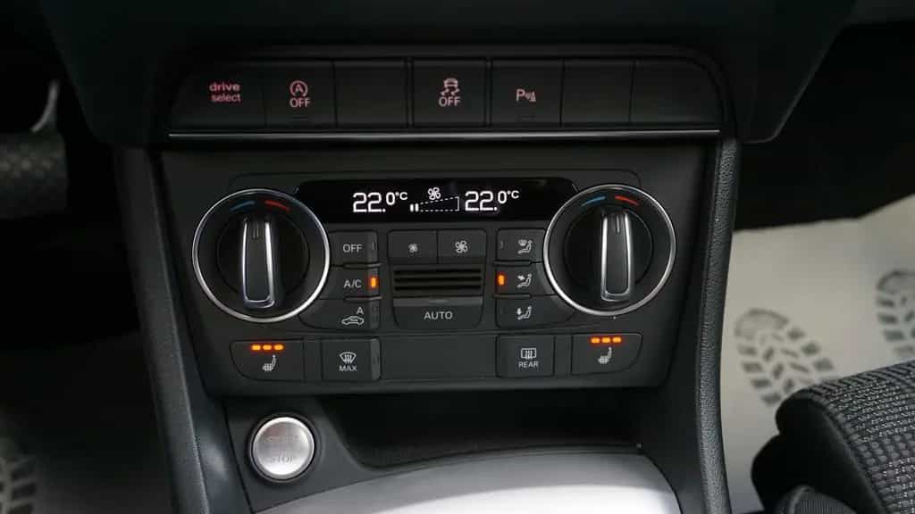 Audi Q3 2.0 TFSI Sport quattro*LED*Navig.*KeylessGO* 03/2017-photo-23