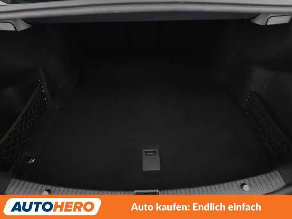 Mercedes-Benz C 180 C-Klasse C 180 CGI Avantgarde Aut.*NAV*LED*TEMPO 01/2019-photo-17