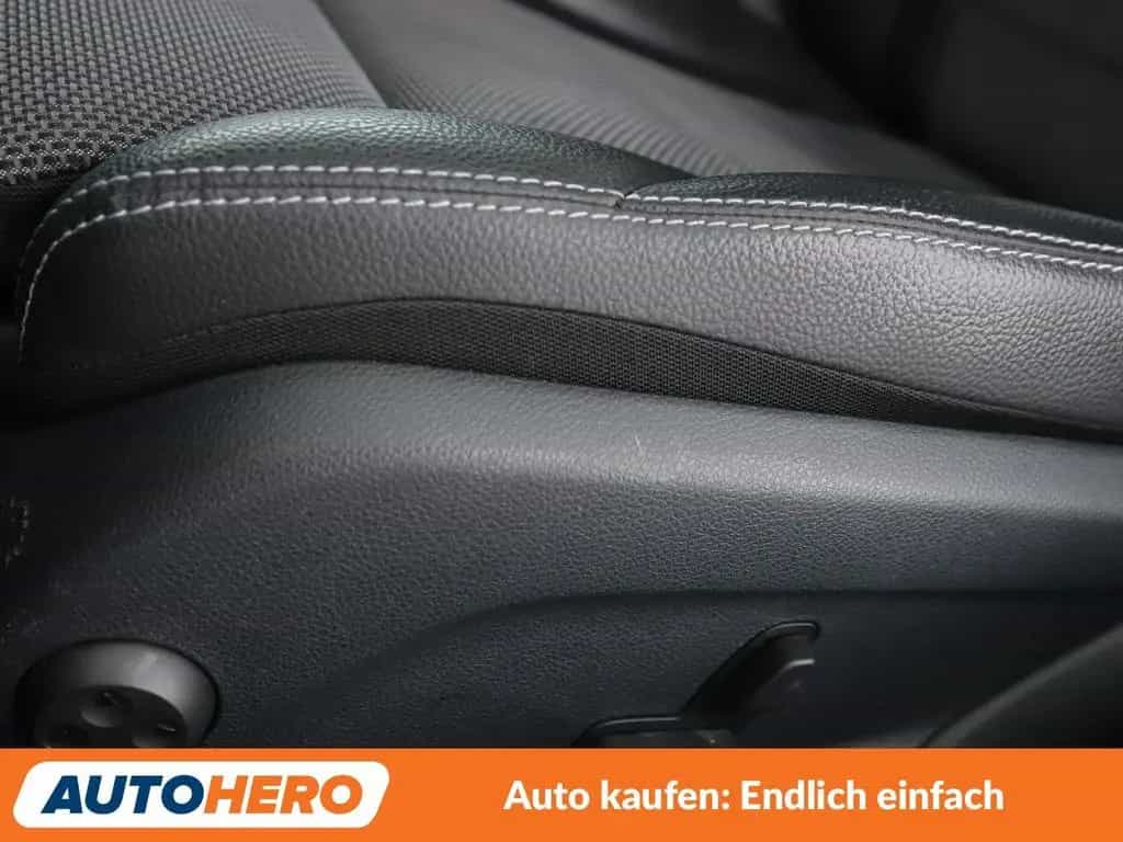 Mercedes-Benz C 180 C-Klasse C 180 CGI Avantgarde Aut.*NAV*LED*TEMPO 01/2019-photo-28