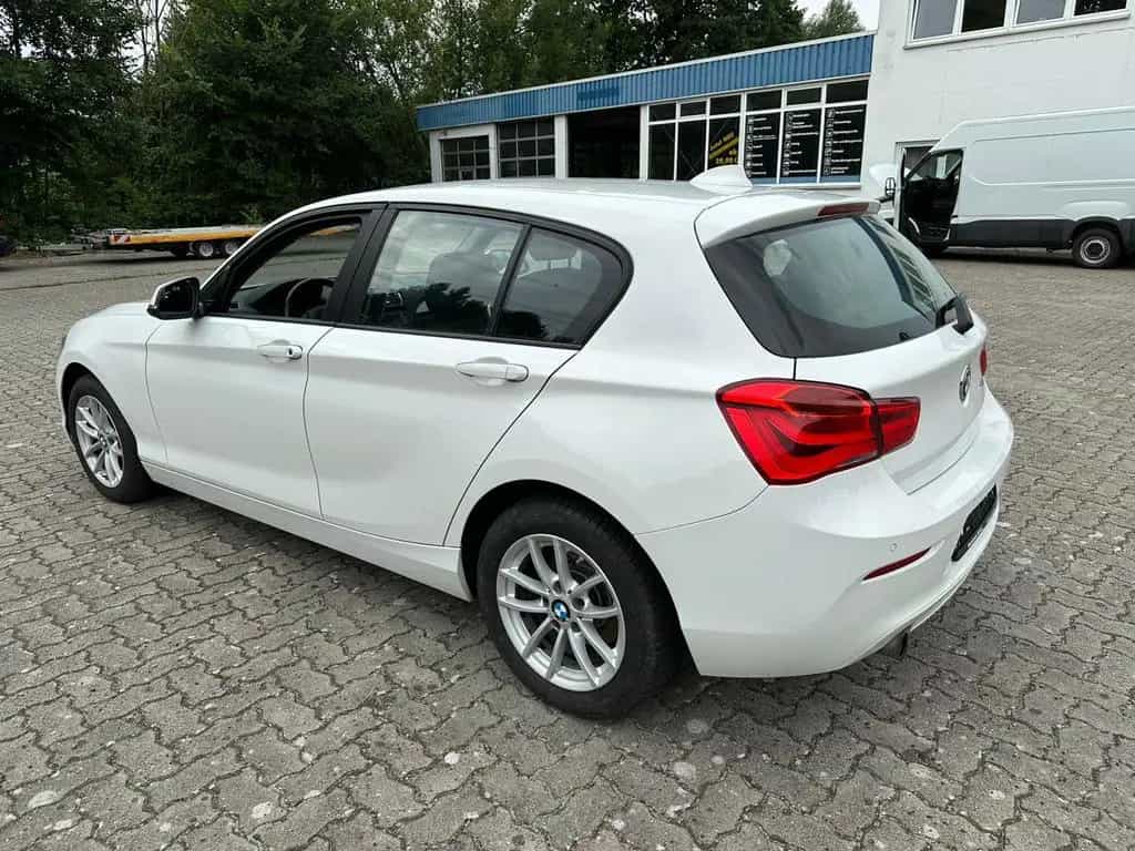 BMW 116 i Advantage Lim. 5-trg. 85000 km 02/2016-photo-2