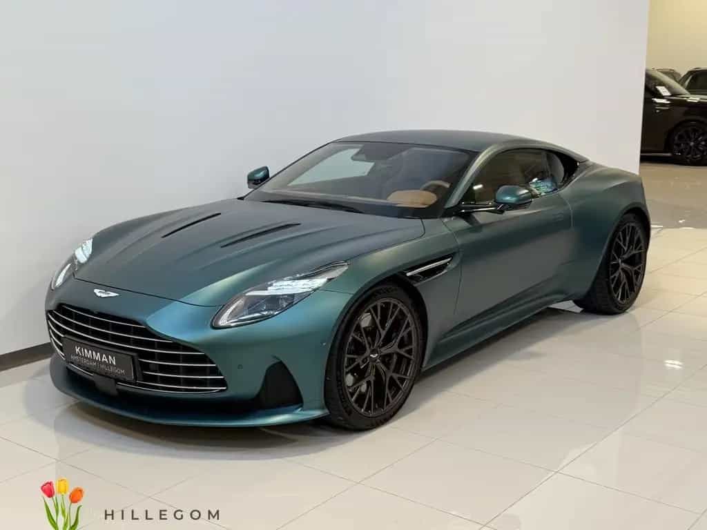 Aston Martin DB12 4.0 V8 | Satin Racing Green | 21 Felgen Sat 08/2024-photo-1