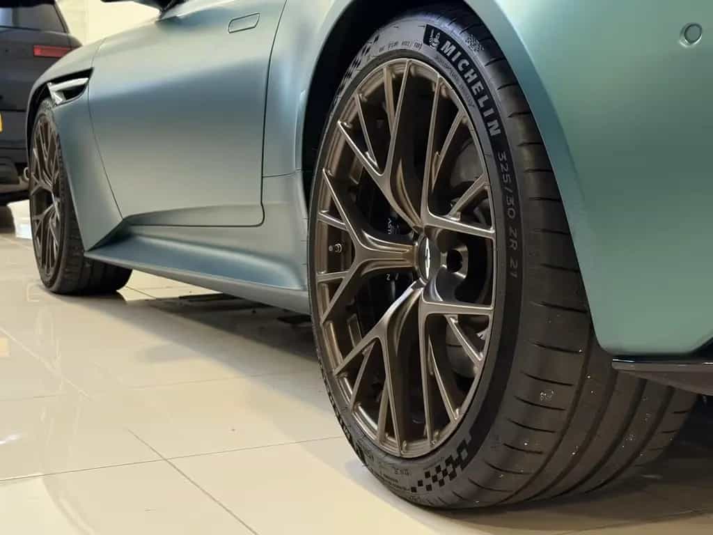 Aston Martin DB12 4.0 V8 | Satin Racing Green | 21 Felgen Sat 08/2024-photo-11