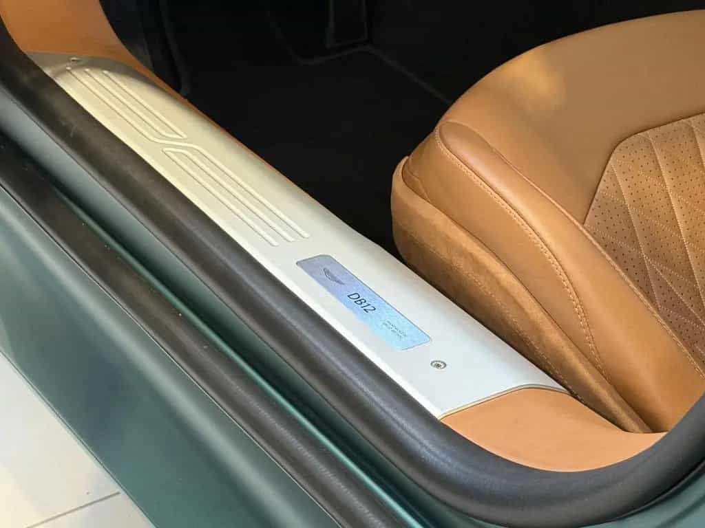 Aston Martin DB12 4.0 V8 | Satin Racing Green | 21 Felgen Sat 08/2024-photo-16