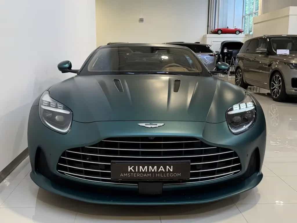Aston Martin DB12 4.0 V8 | Satin Racing Green | 21 Felgen Sat 08/2024-photo-2