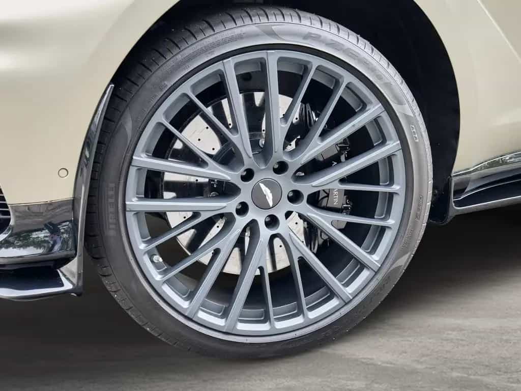 Aston Martin DBX 707 Titanium Grey / Onyx Black PPF Matt 03/2023-photo-11