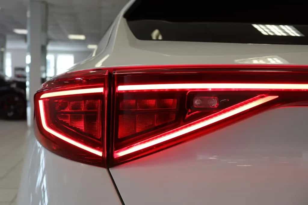 Cupra Formentor VZ 4Drive DCC Pano Kamera Leder ACC 08/2022-photo-13