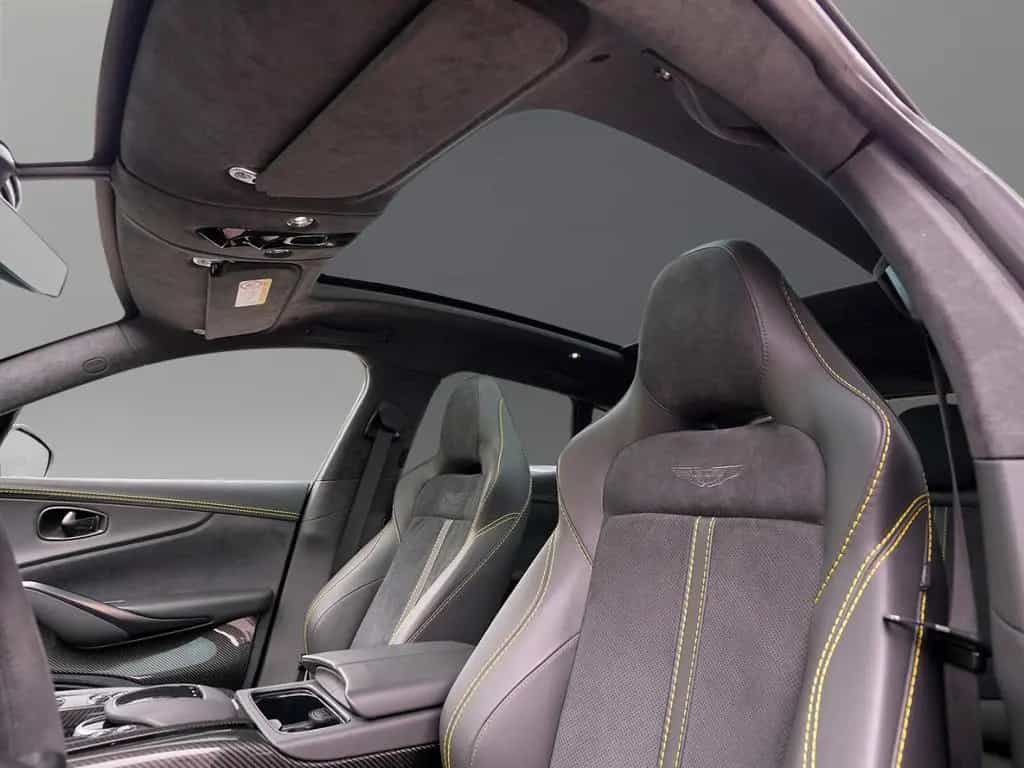 Aston Martin DBX 707 Magneti Silver / Phantom Grey Carbon Ext 03/2023-photo-22