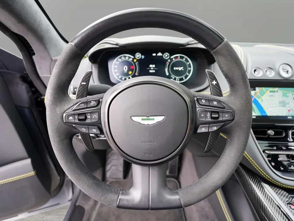 Aston Martin DBX 707 Magneti Silver / Phantom Grey Carbon Ext 03/2023-photo-24