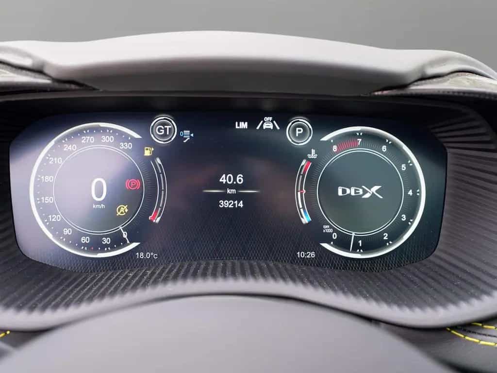 Aston Martin DBX 707 Magneti Silver / Phantom Grey Carbon Ext 03/2023-photo-25