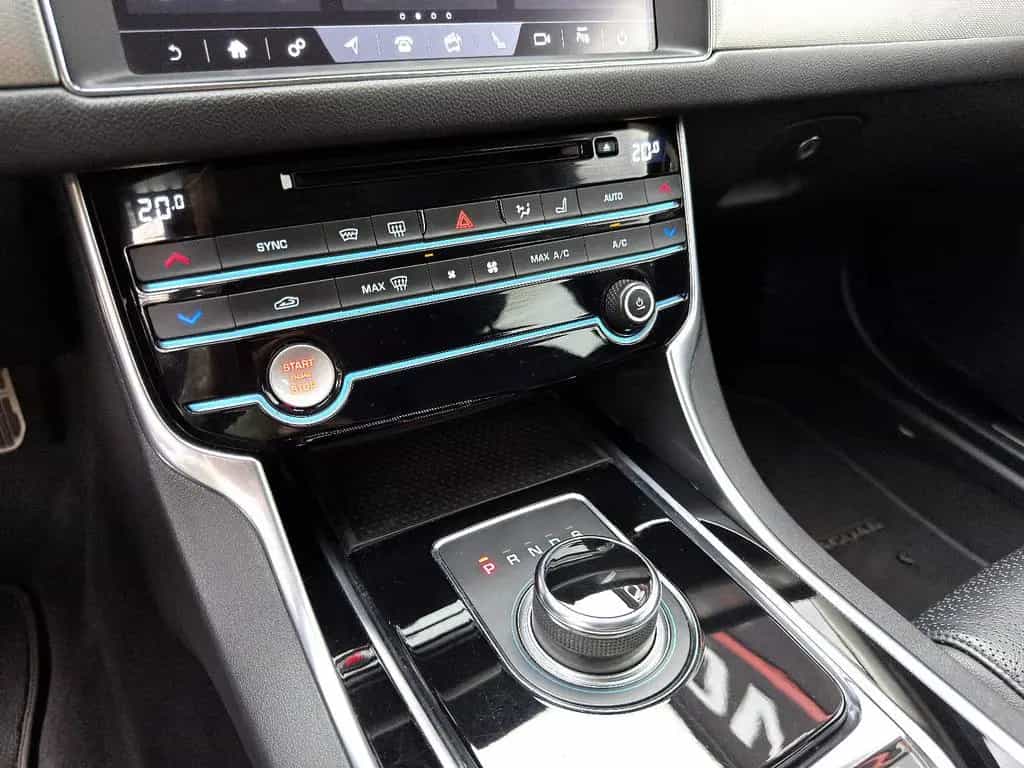 Jaguar XF Sportbrake Prestige *LED*SHZ*AHK*RFK* 08/2019-photo-16