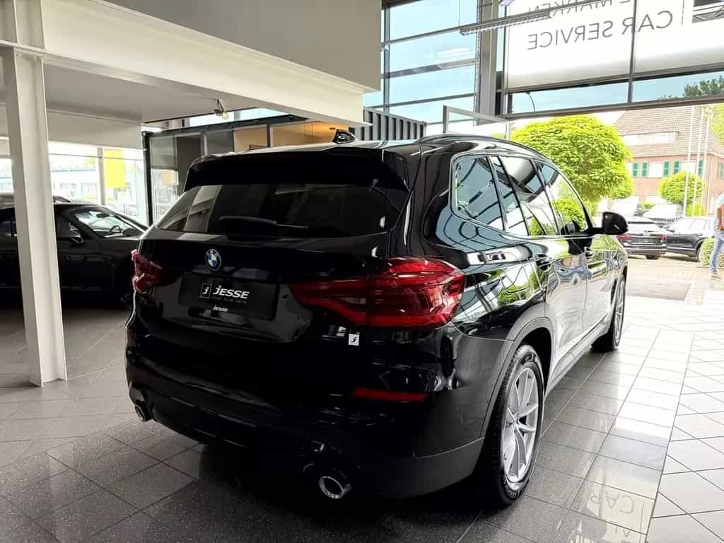 BMW X3 20d xDrive Advantage LED Navi RCAM AHK 03/2020-photo-4
