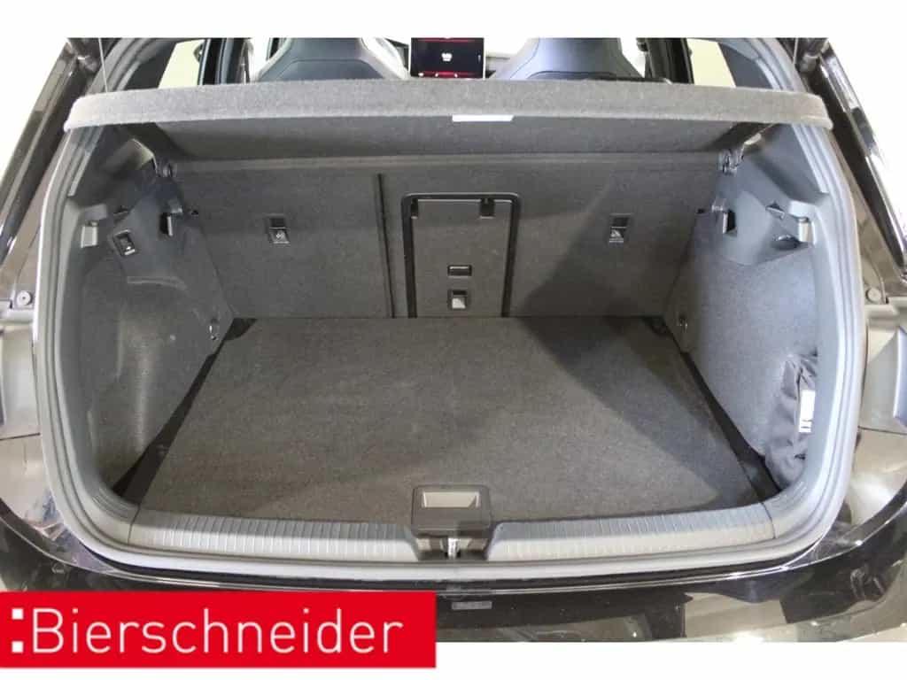 Volkswagen Golf 8 1.5 eTSI DSG PA 2x R-Line Black Style 18 10/2025-photo-15