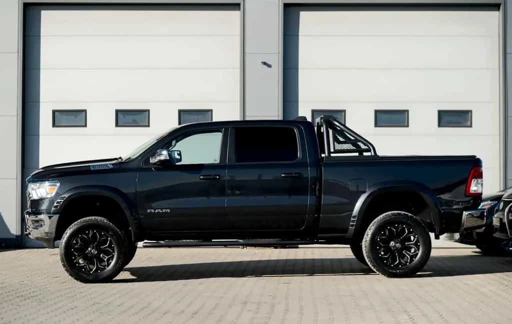 Other Other RAM 1500 5.7 Crew Cab Shortbed Bighorn Chrome 06/2021-photo-1