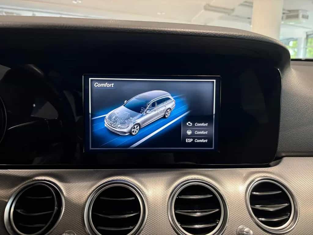 Mercedes-Benz E 200 E200 T 4Matic Aut. MULTIBEAM KAM ASSIST SHZ 02/2018-photo-19
