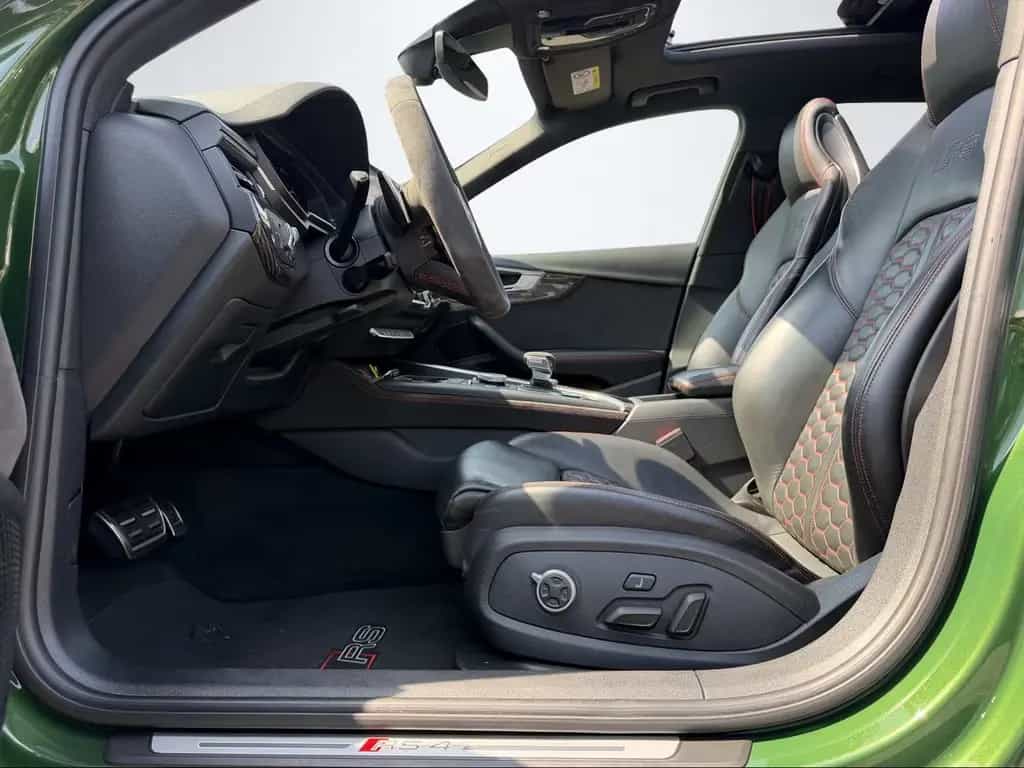 Audi RS4 KERAMIK-CARBON-HUD-B&O-360°-MATRIX-VIRT-PANO 08/2019-photo-10