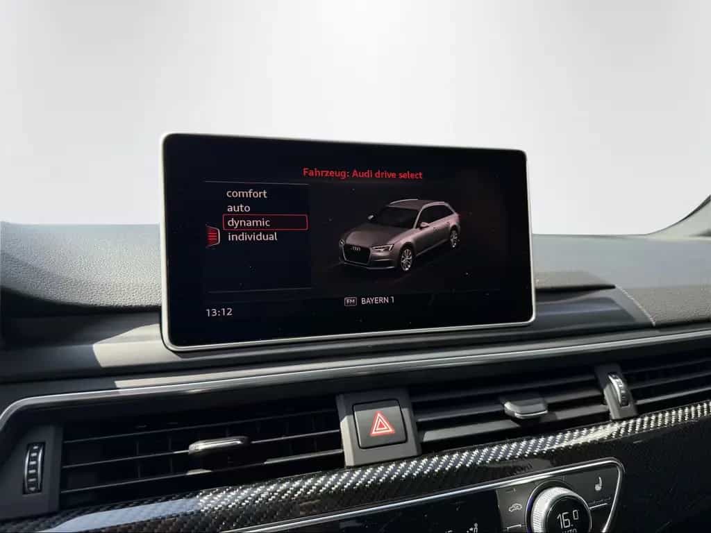 Audi RS4 KERAMIK-CARBON-HUD-B&O-360°-MATRIX-VIRT-PANO 08/2019-photo-23