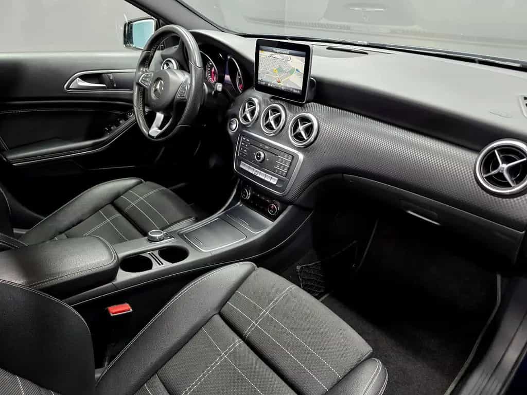 Mercedes-Benz A 200 d 4MATIC, PANO, LED, R-KAMERA, CARPLAY 03/2017-photo-10