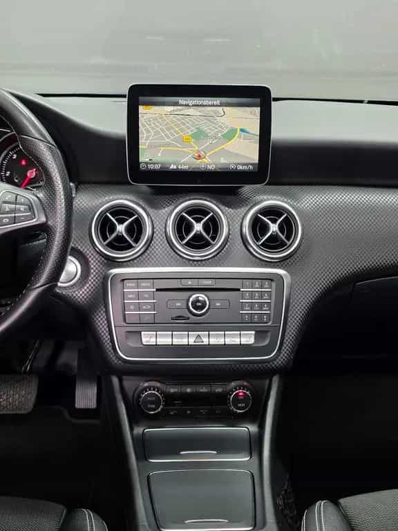 Mercedes-Benz A 200 d 4MATIC, PANO, LED, R-KAMERA, CARPLAY 03/2017-photo-13