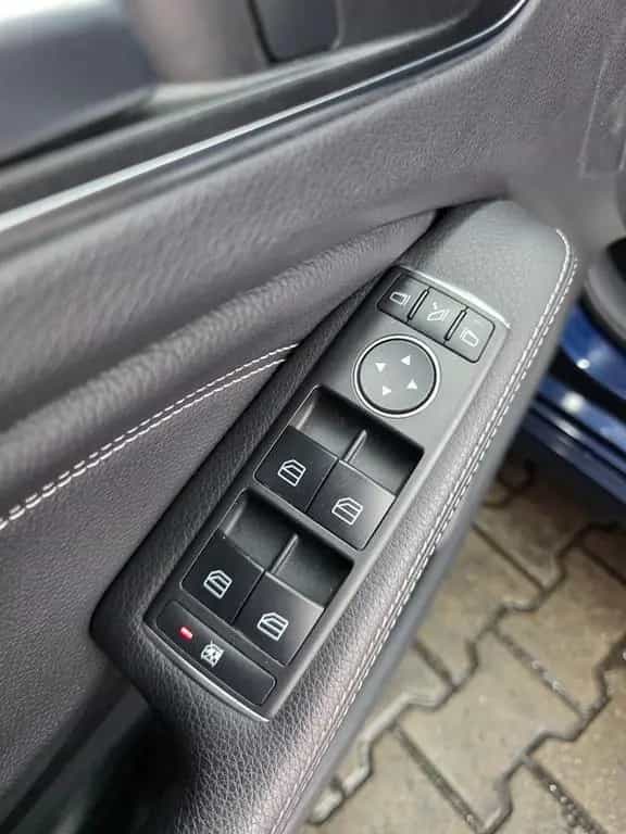 Mercedes-Benz A 200 d 4MATIC, PANO, LED, R-KAMERA, CARPLAY 03/2017-photo-15