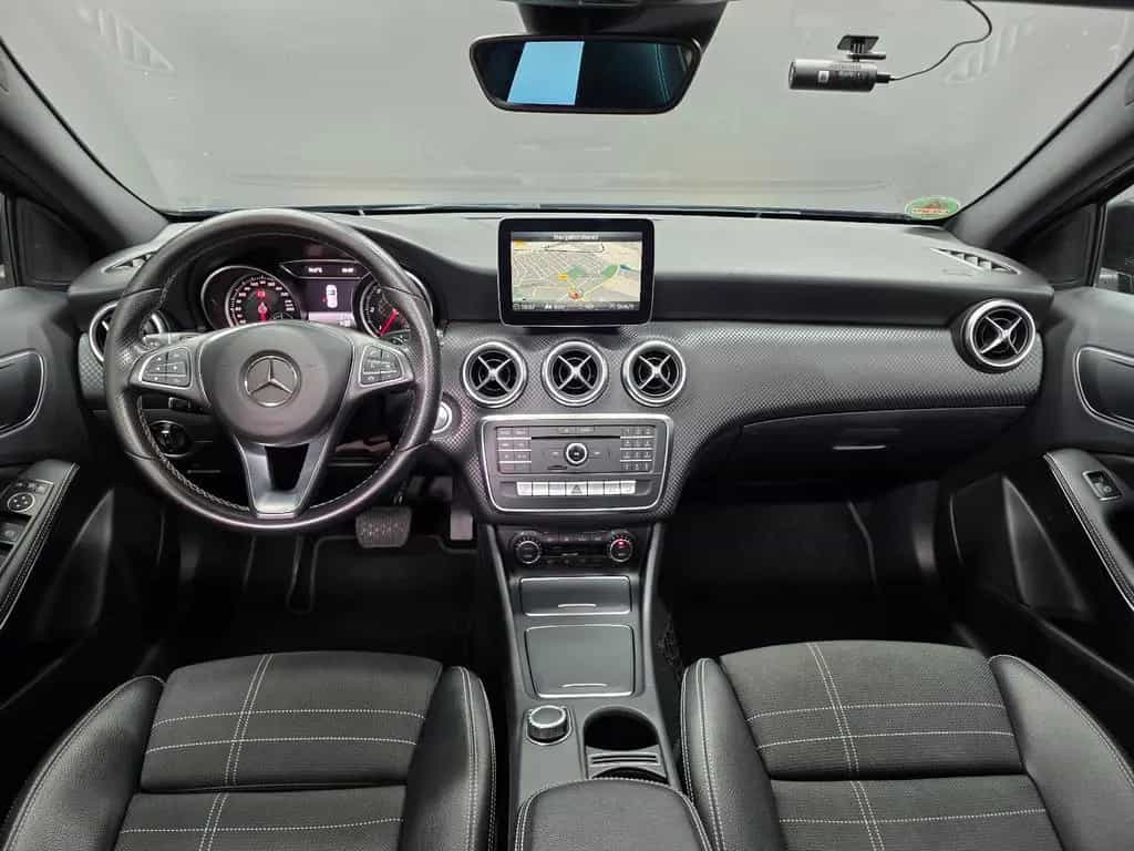 Mercedes-Benz A 200 d 4MATIC, PANO, LED, R-KAMERA, CARPLAY 03/2017-photo-8