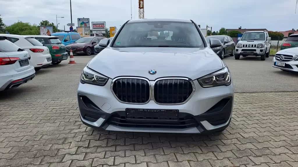 BMW X1 sDrive 18 d Advantage LED NAVI AHK PDC Tempo. 01/2021-photo-2
