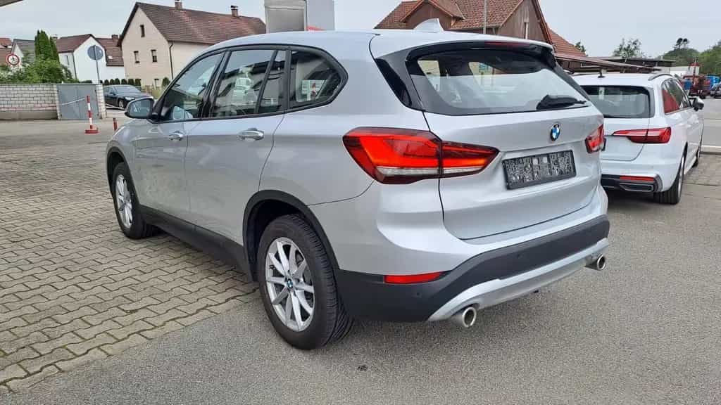 BMW X1 sDrive 18 d Advantage LED NAVI AHK PDC Tempo. 01/2021-photo-4