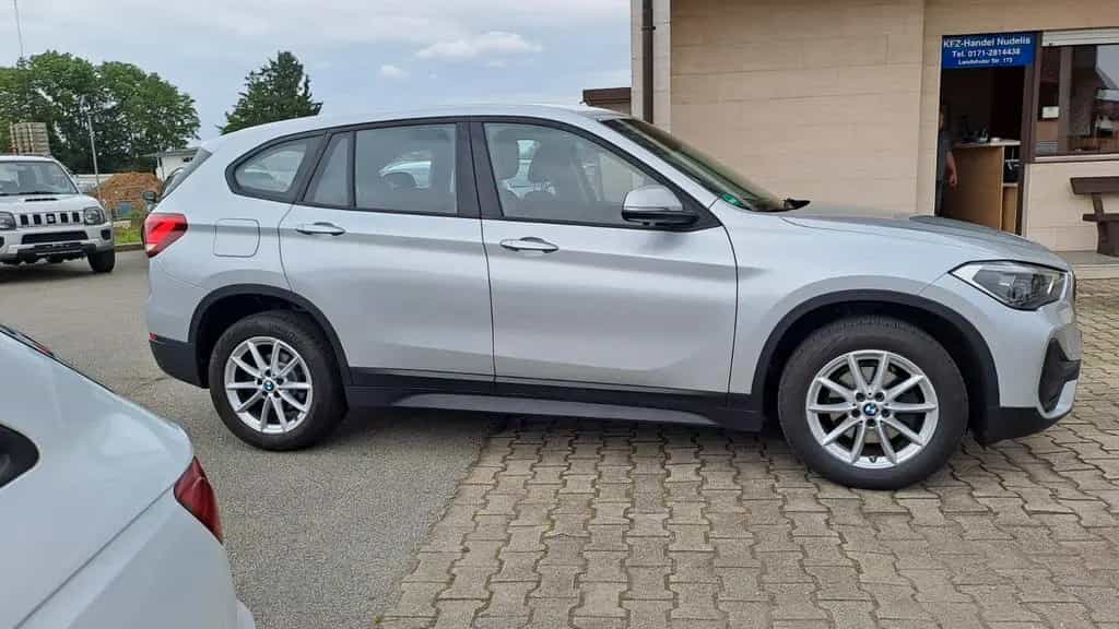 BMW X1 sDrive 18 d Advantage LED NAVI AHK PDC Tempo. 01/2021-photo-6