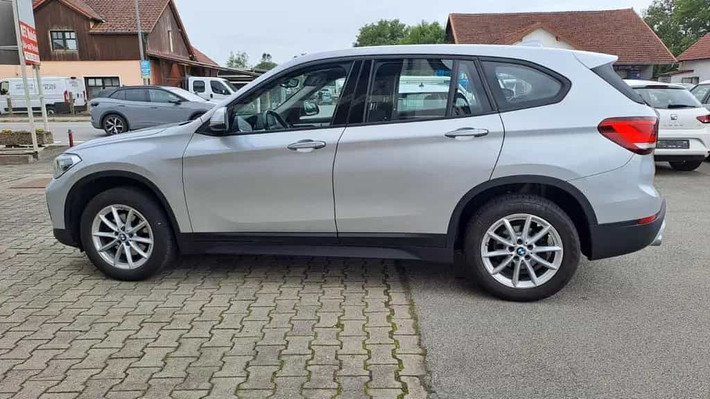 BMW X1 sDrive 18 d Advantage LED NAVI AHK PDC Tempo. 01/2021-photo-7
