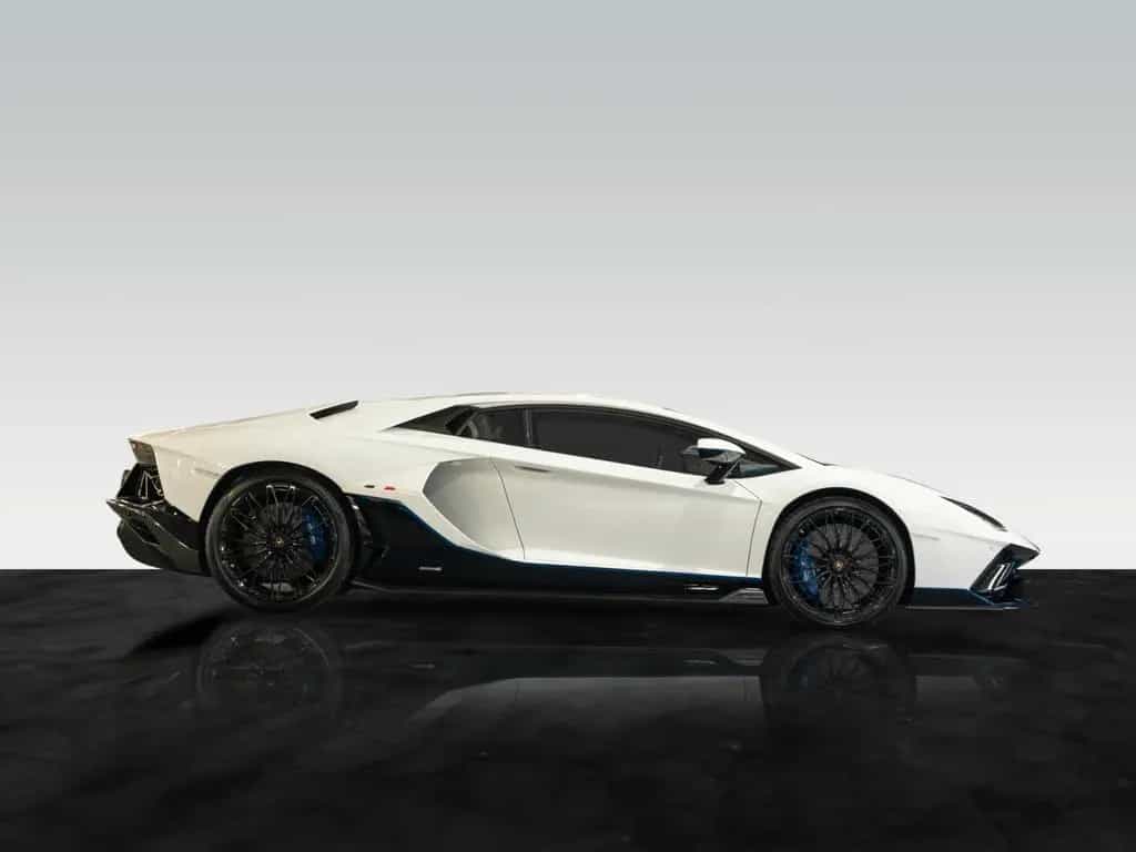 Lamborghini Aventador Ultimae | 1 of 350 09/2022-photo-1