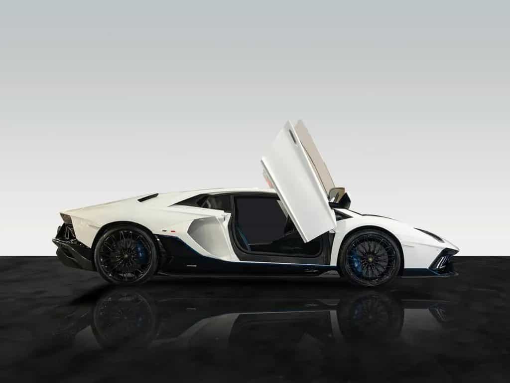 Lamborghini Aventador Ultimae | 1 of 350 09/2022-photo-11