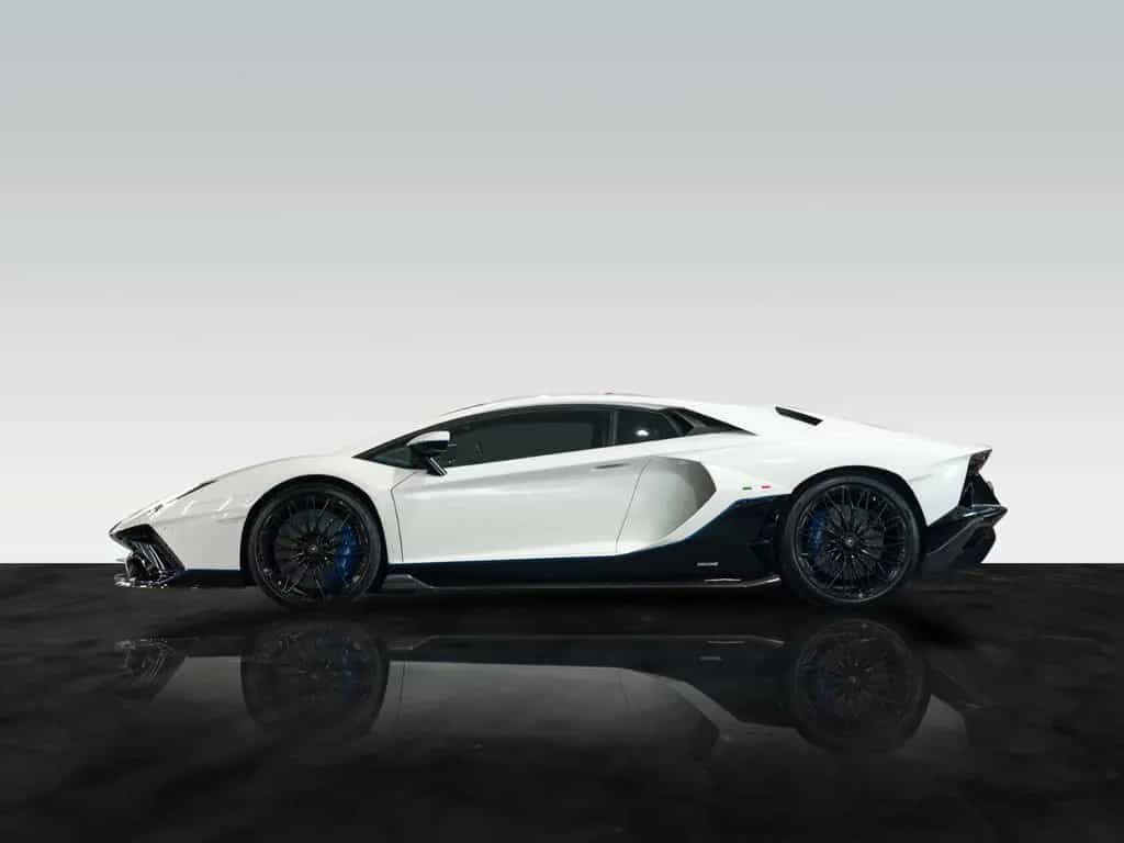 Lamborghini Aventador Ultimae | 1 of 350 09/2022-photo-12