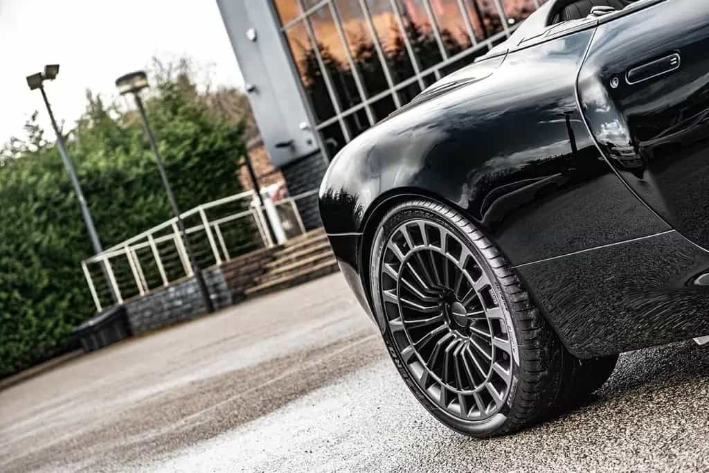 Aston Martin DB9 Vengeance Volante 09/2016-photo-1