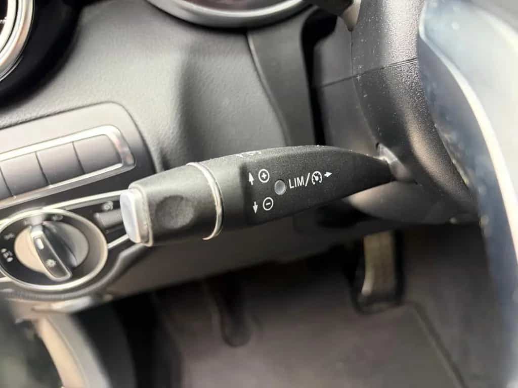 Mercedes-Benz GLC 220 d 4M SUV TotW NIGHT LED Keyless-GO 02/2019-photo-17