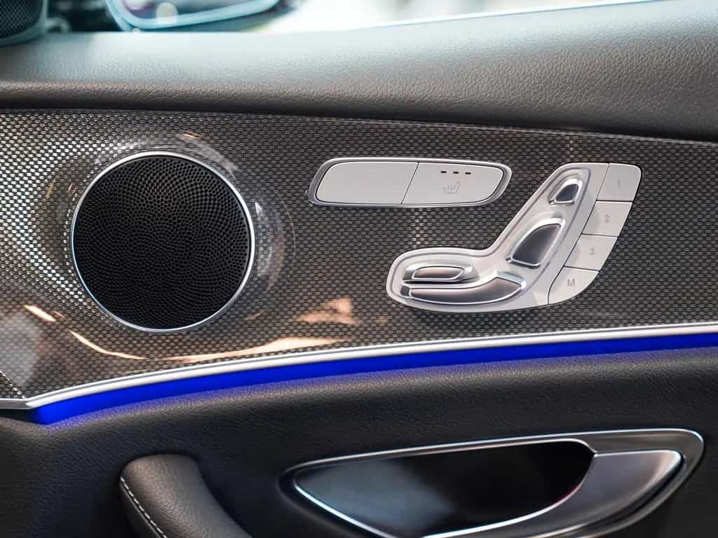 Mercedes-Benz E 220 d AVANTGARDE Leder Schiebedach Standheizun 11/2018-photo-11