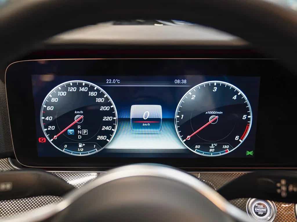 Mercedes-Benz E 220 d AVANTGARDE Leder Schiebedach Standheizun 11/2018-photo-18