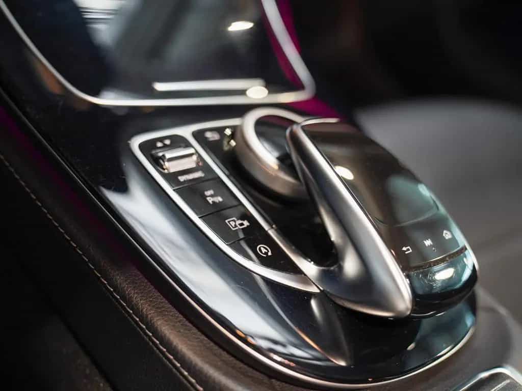 Mercedes-Benz E 220 d AVANTGARDE Leder Schiebedach Standheizun 11/2018-photo-25