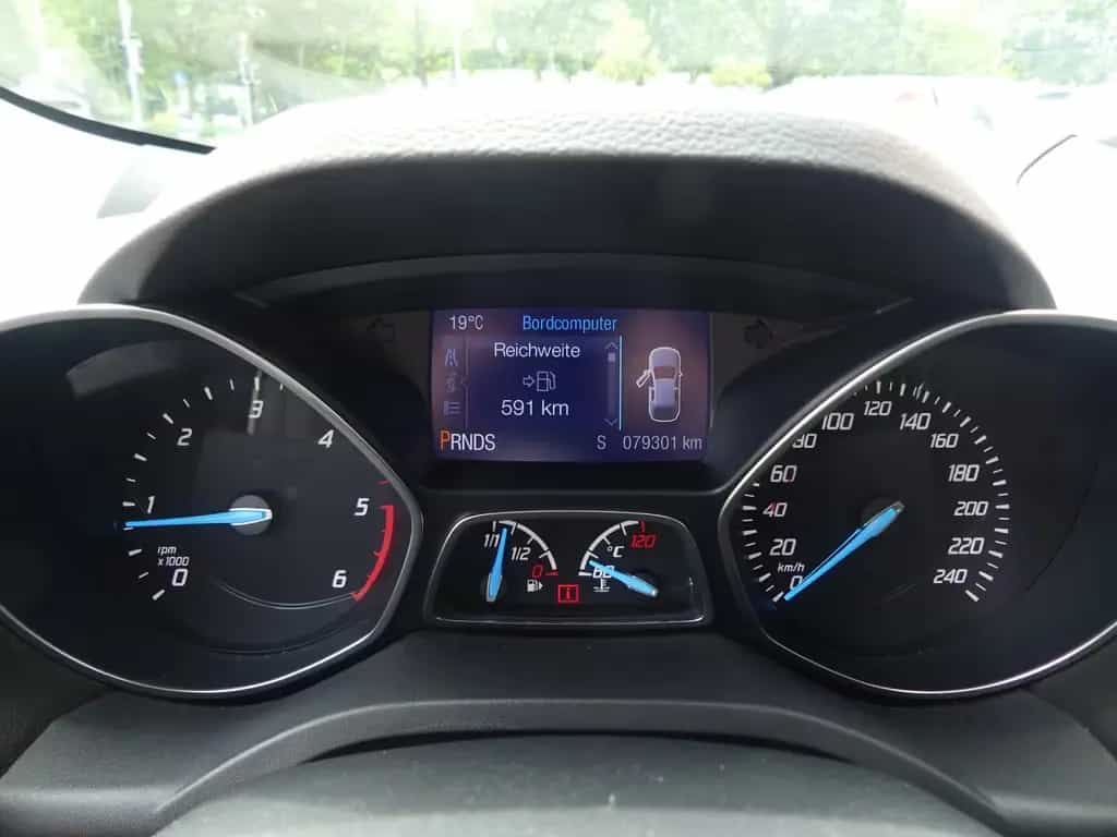 Ford Kuga Titanium Navi*Sitzheizung*Leder*Xenon 02/2015-photo-15