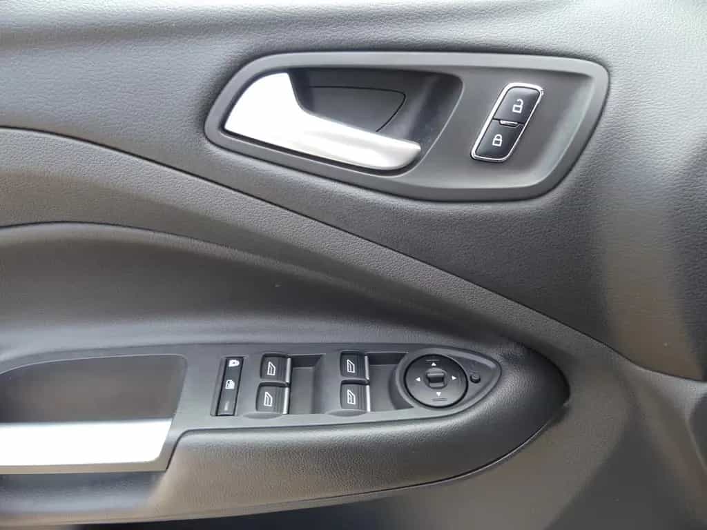 Ford Kuga Titanium Navi*Sitzheizung*Leder*Xenon 02/2015-photo-23