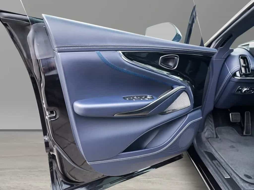 Aston Martin DBX 707 Ultramarine Black / Dark Knight 06/2024-photo-17