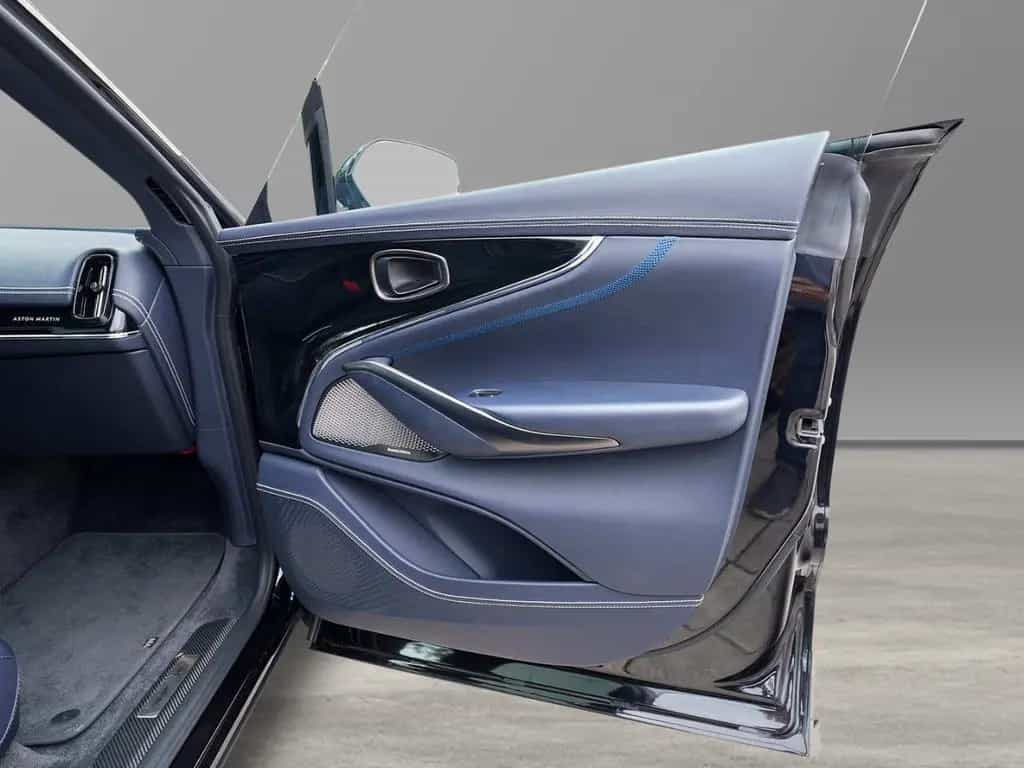 Aston Martin DBX 707 Ultramarine Black / Dark Knight 06/2024-photo-31